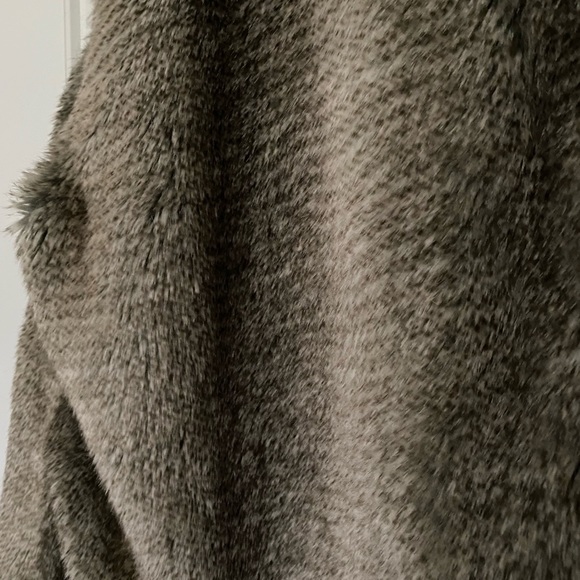 Tart Collection Faux Fur Vest - Picture 8 of 8